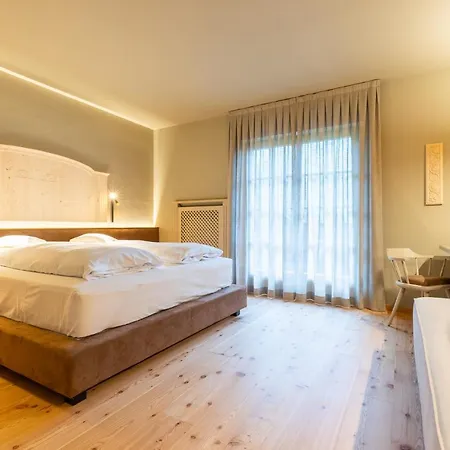 Romantik Post Hotel 4*