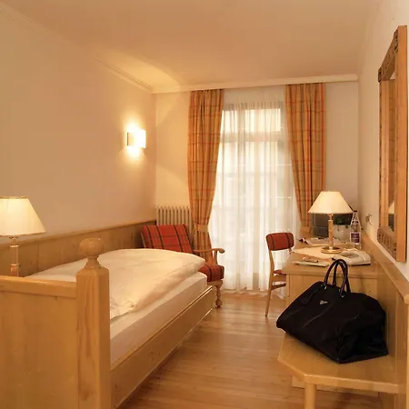 Romantik Post 4* Нова-Леванте