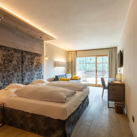 Romantik Post 4* Нова-Леванте